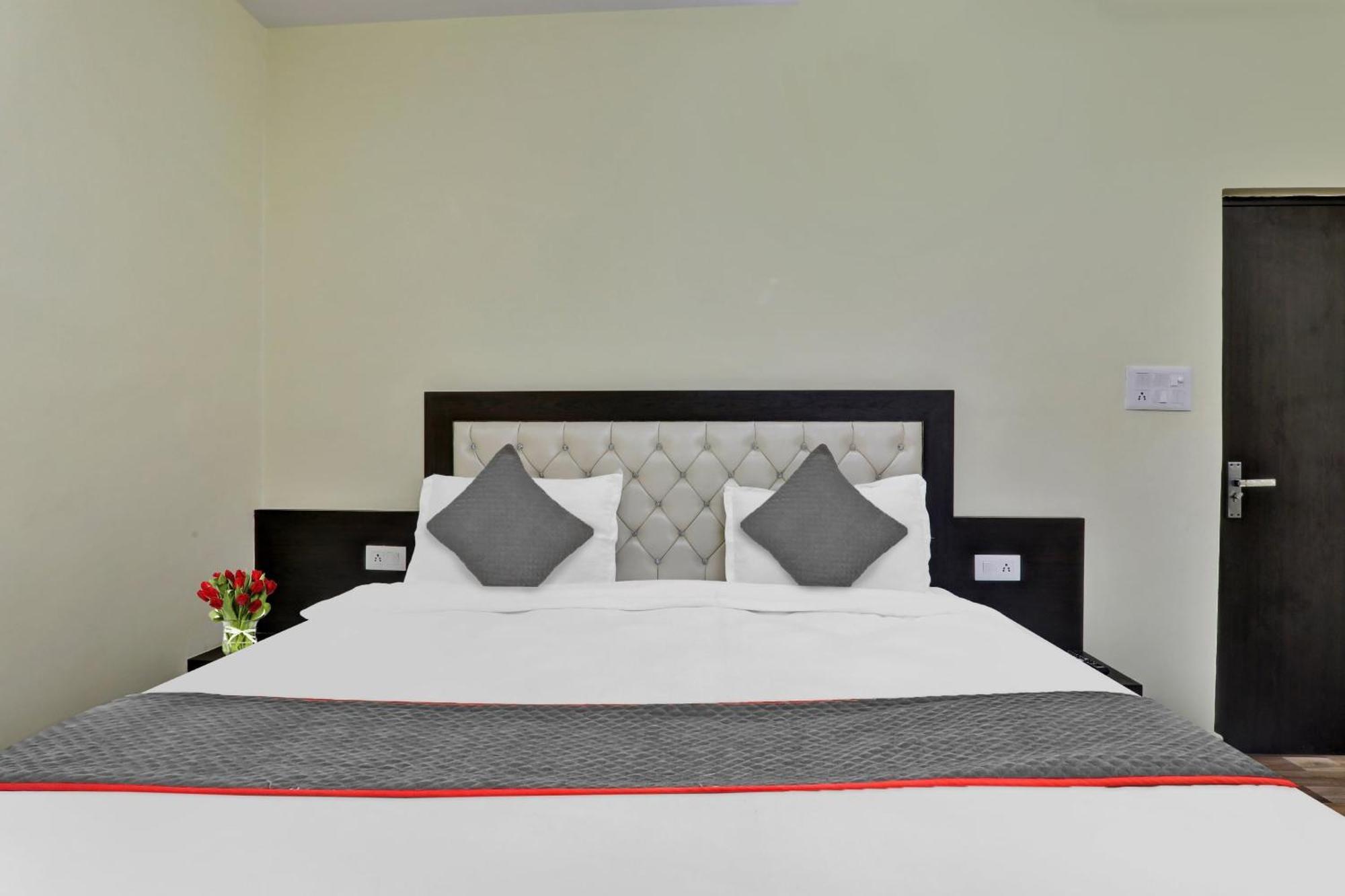 Collection O Starfield Hotel Lucknow Exterior photo